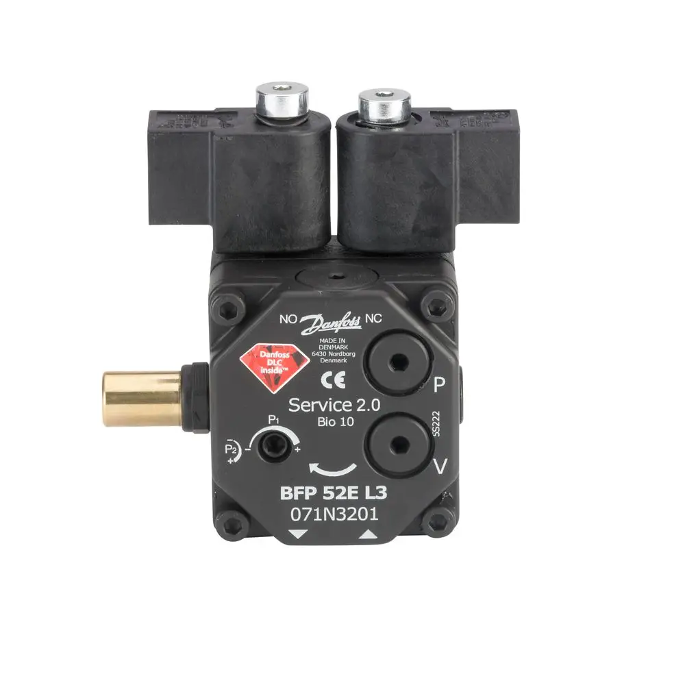 Ölbrennerpumpe von Danfoss mit zwei Magnetventilen, Anschluss für Druck- und Saugseite, kompakte Bauweise, geeignet für verschiedene Heizungsanwendungen.